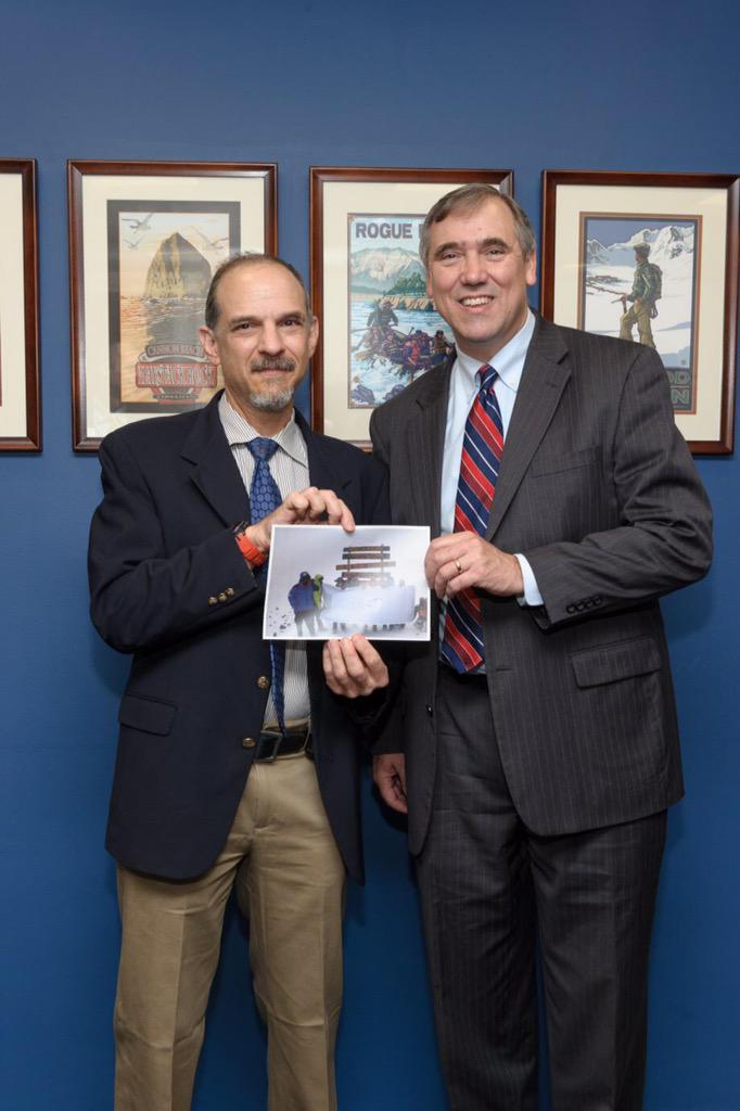 C Blanke, SWOG Chair (@swogchair) on Twitter photo <a href="/SWOGChair/">C Blanke, SWOG Chair</a>: Sen Merkley, with the banner with 200k sets of initials of SWOG clin trial heroes! #ascoaction #ncrm15 <a href="/SWOGChair/">C Blanke, SWOG Chair</a>: Sen Merkley, with the banner with 200k sets of initials of SWOG clin trial heroes! #ascoaction #ncrm15