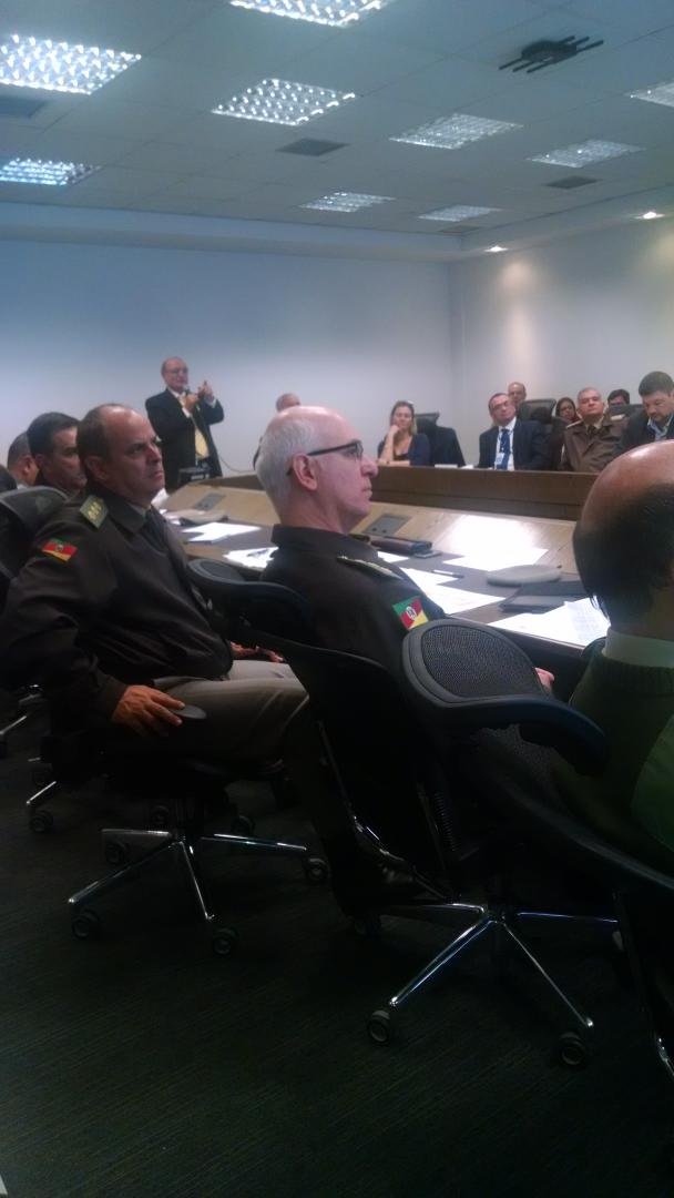 SSP_RS's tweet photo. SSP faz neste momento reunião já prevista na agenda do mês sobre estrategias e metas da pasta. http://t.co/agXuLlYca5