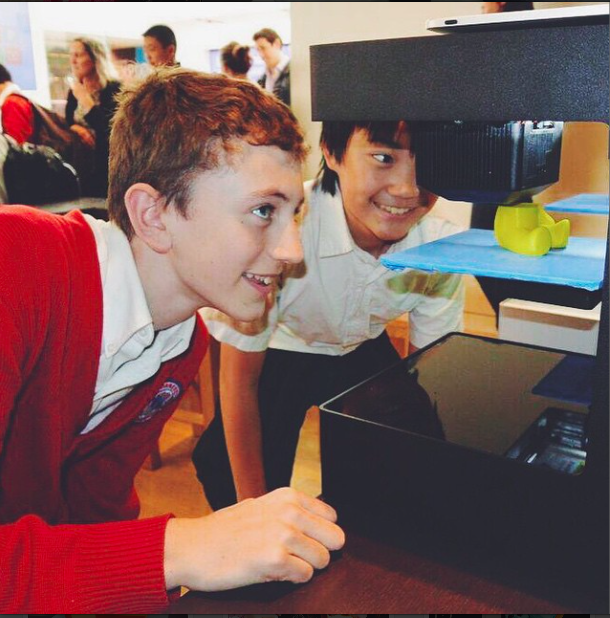 Teaching the basics of 3D printing to local middle school students yesterday at <a href="/Microsoft/">Microsoft</a>'s San Francisco store!