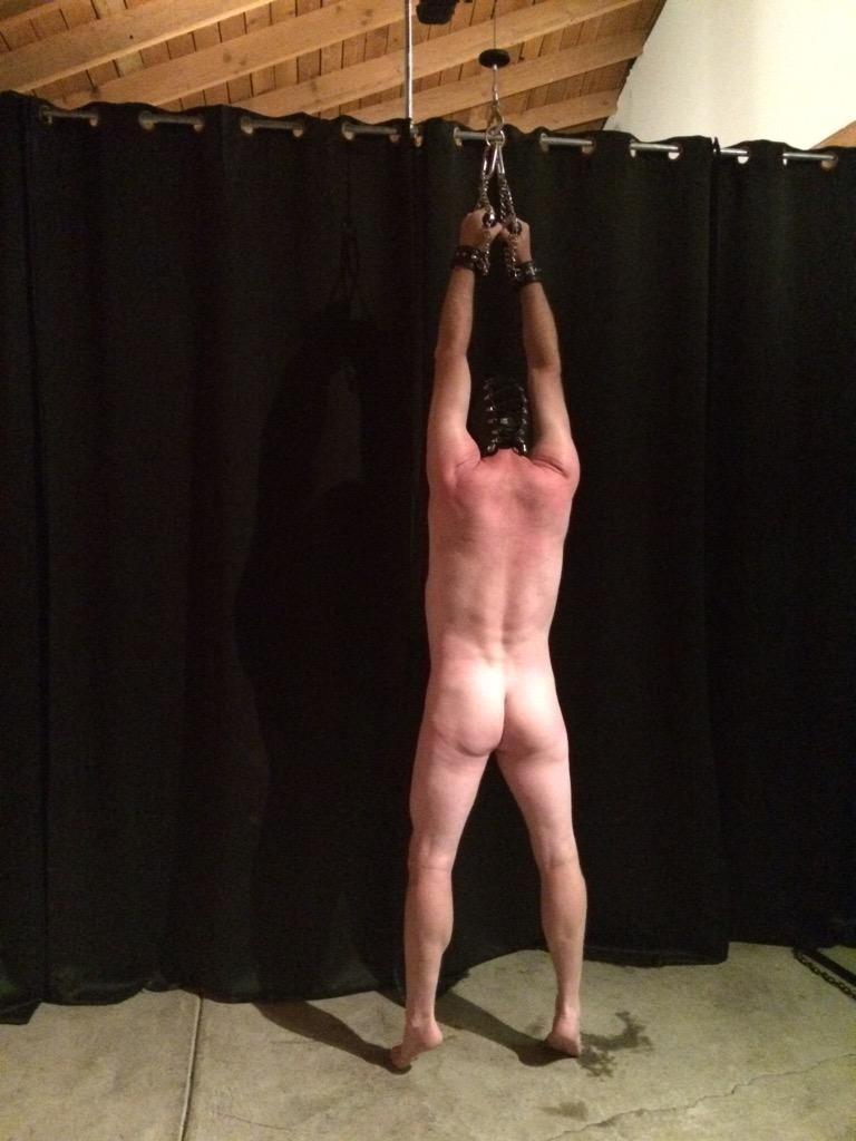 justineplays's tweet photo. Slave is 6'3" and I still have plenty of room to stretch him at @DungeonWest. #suspension http://t.co/6Lxu9AcjHO