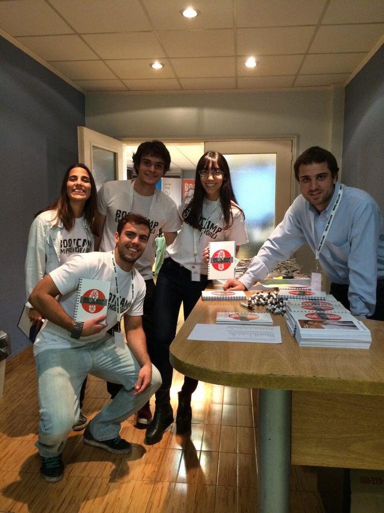 sofialtrui's tweet photo. #BC2015 vía @appkronos Equipo Trama listo!!! http://t.co/YIJEspFWud
