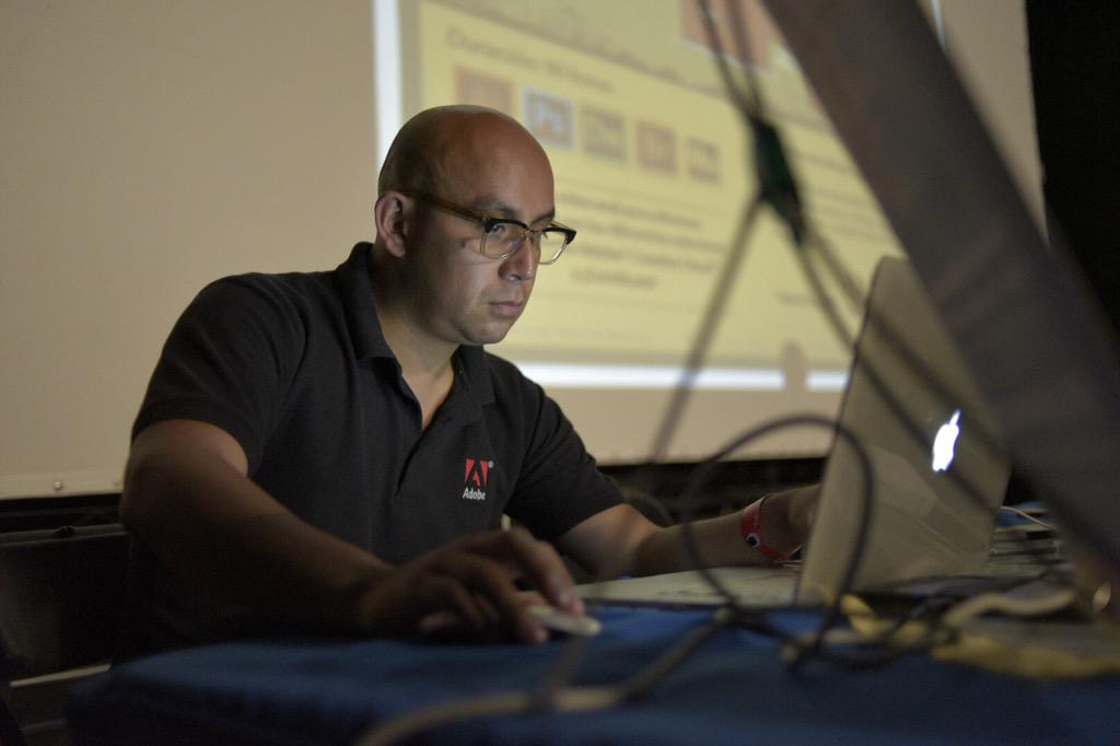 elfive05's tweet photo. Escogiendo al ganador! :-) @AdobeMx @monkylab @AdobeLat @creativecloud @AdobeAldo #creativecloud http://t.co/d5buLFWnZD