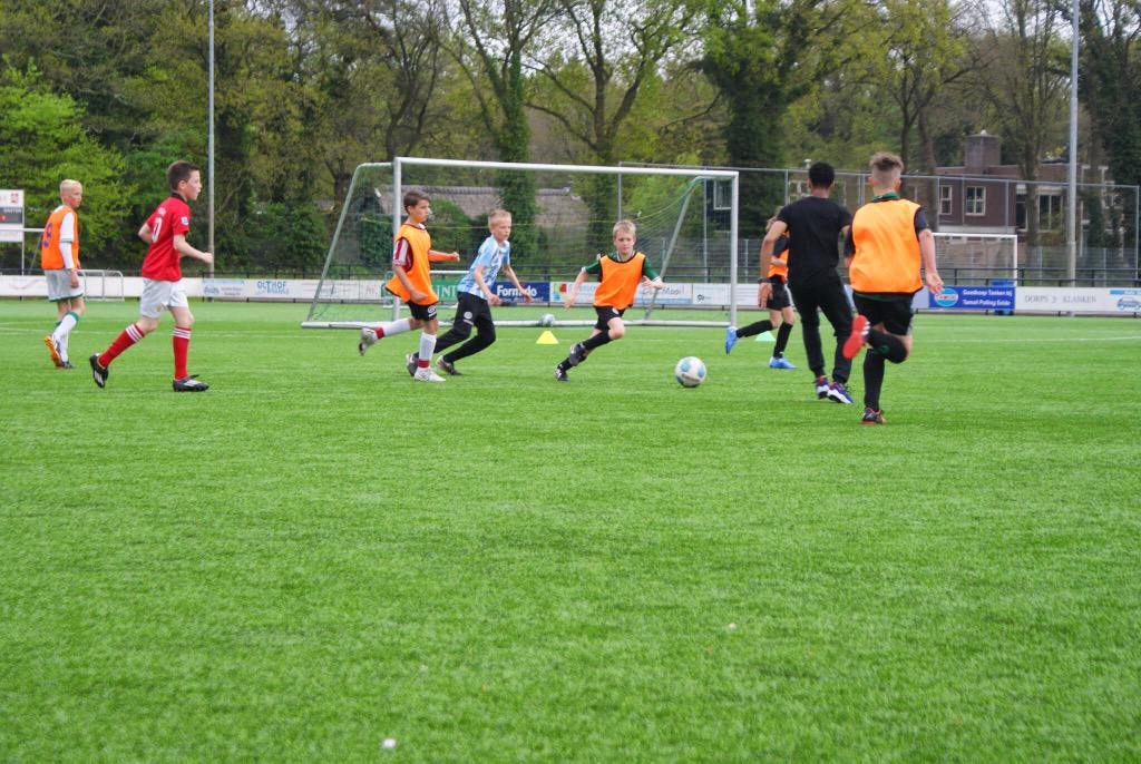 ActiefE1's tweet photo. En nog meer foto's met Antonia. Waanzinnig leuk dat Jarchinio zo actief meedeed. Prachtige belevenis voor de kids! http://t.co/TtJn0Bnsjp
