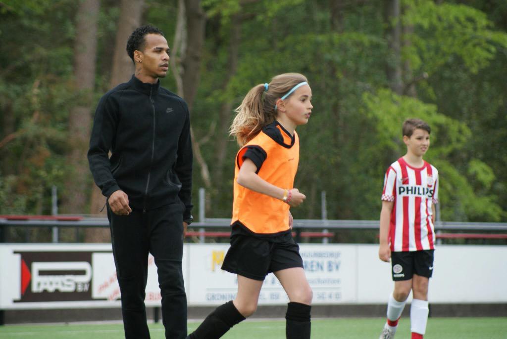 ActiefE1's tweet photo. En nog meer foto's met Antonia. Waanzinnig leuk dat Jarchinio zo actief meedeed. Prachtige belevenis voor de kids! http://t.co/TtJn0Bnsjp