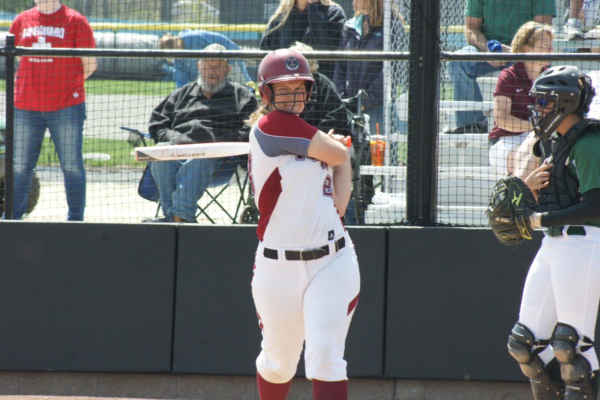 MITAthletics's tweet photo. Softball: #MITSoftball wins first-ever @NCAADIII Tournament Game, Tops Elms, 8-0 (6 inn.). http://t.co/ByCioGPZIK http://t.co/gkWsQcC4ZQ