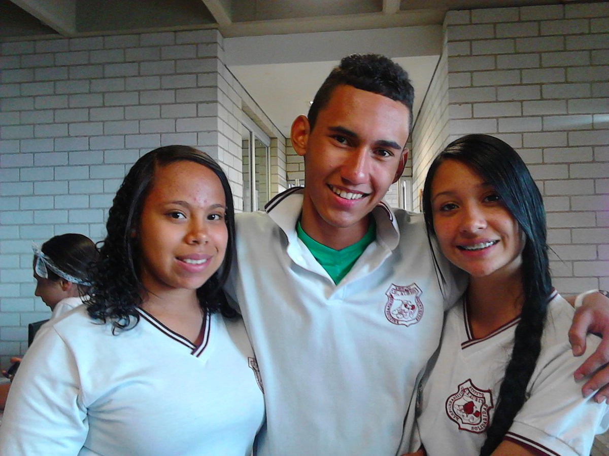 aulabmde's tweet photo. Te invitamos mañana a ver Wikids, en @Teleantioquia para conocer sobre @aulabmde. 
http://t.co/icUrnUPeXB http://t.co/kDR3E43d2b