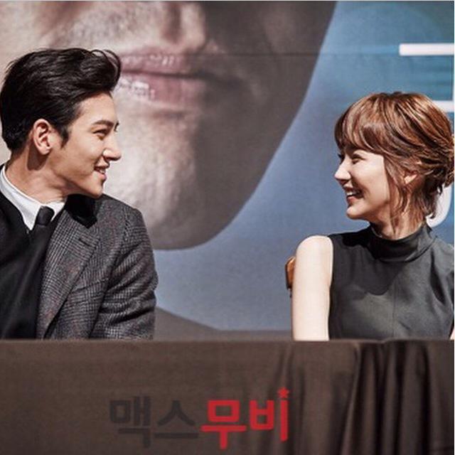 nicofranklinle's tweet photo. #JiChangWook #ParkMinYoung #HealerOTP pay attention to his woman is always his number one priority #love 💕💕💕💕 http://t.co/Qd5dgyNMHv