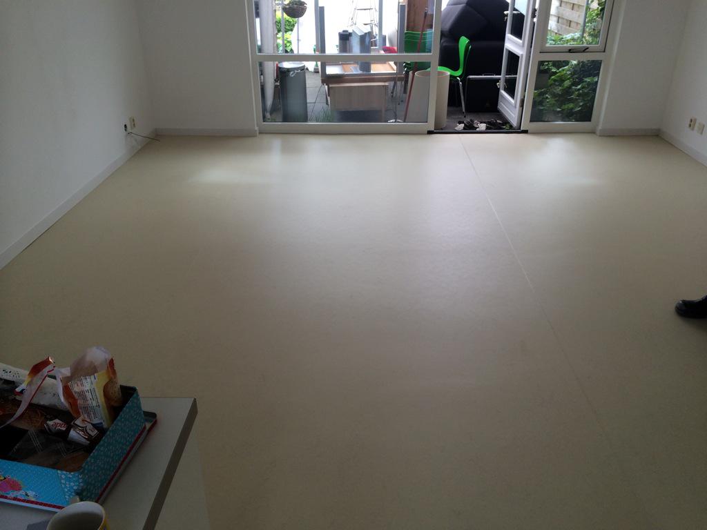 vinkestoffering's tweet photo. Woning met @forboflooring  marmoleum gelegd. http://t.co/fyy0K9uyCq
