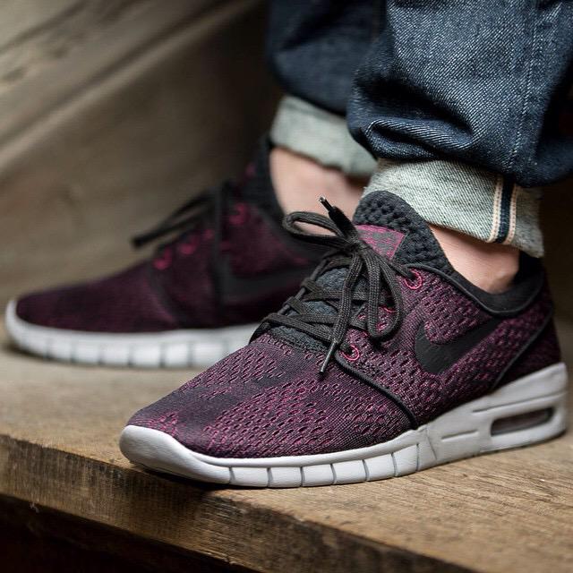 Sneaker Deals GB on X: "Full Run Nike SB Janoski Max Villain Red for ONLY £57.59 with ILOVESPRING code =&gt;http://t.co/ceplyAUBWK http://t.co/hGlS50JF5z" / X