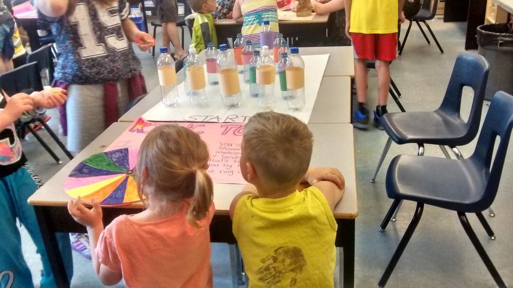 RobertaLP4's tweet image. @j_p_r_3 @MsJPickles @alcdsb_hfmy @ALCDSB Math Carnival Day! Joy in being together as a community!  #Classjoy#edjoy