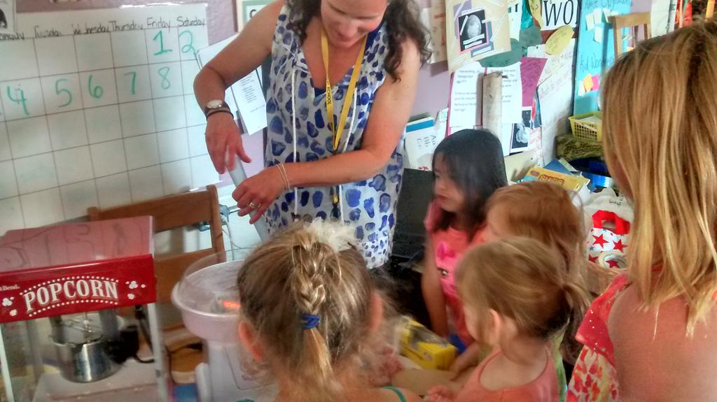 RobertaLP4's tweet image. @j_p_r_3 @MsJPickles @alcdsb_hfmy @ALCDSB Math Carnival Day! Joy in being together as a community!  #Classjoy#edjoy