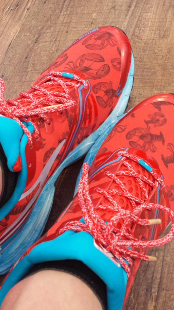 StridersRun's tweet image. With rain in the forecast for #RiverBankRun tomorrow, what will you be wearing? We think lobsters are appropriate.