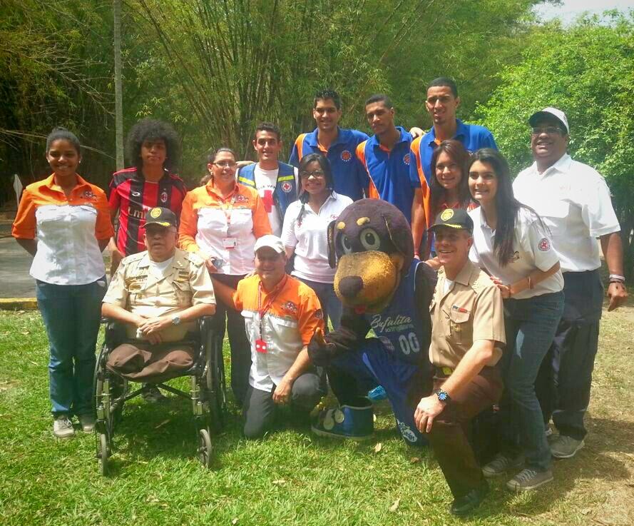 csvcruzroja's tweet photo. Semana Aniversario 152 años Cruz Roja, promoviendo salud con Educación Vial. #CruzRoja #BrigadaTransitoTerrestre http://t.co/kjN9lMKXTQ