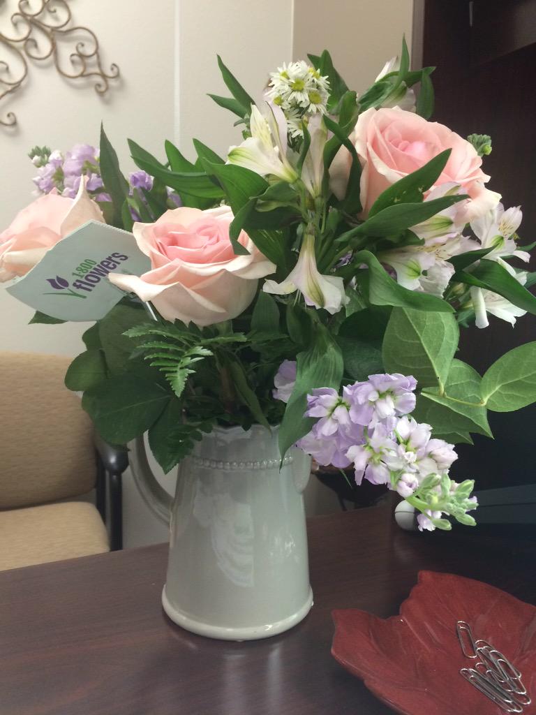 AngieGaleMac's tweet photo. Thank you @PCESMcDaniel !  I love my flowers! http://t.co/77DeMh5Jez