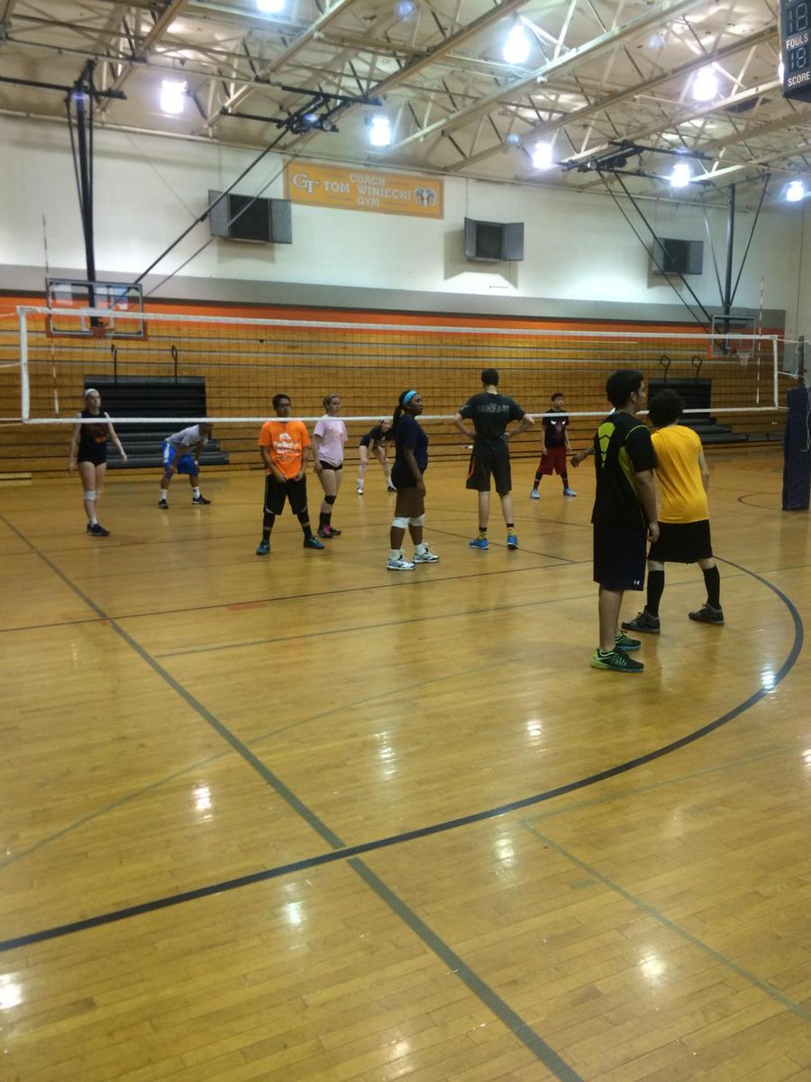 DePaulPrepVB's tweet photo. A little friendly competition with the girls team! 🐏#gorams http://t.co/hxNXVNta4B