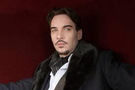 Emilys76's tweet photo. Fashion 101! The classic ascot. Bring back another season so fans get more of this . #Dracamazon #BringBackDrac http://t.co/poIFpwO8NT