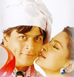 SRKUniversePE's tweet photo. Quien no quiere darle un besito a nuestro rey @iamsrk πππ su sonrisa nos derrite a todas! πππ #17YearsOfDuplicate http://t.co/M6YXoLe7MR