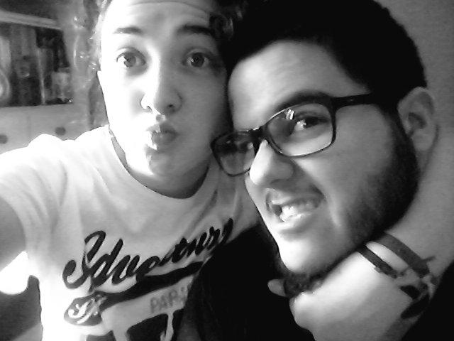 ainhizeGB's tweet photo. hay algo mejor que tener amigos como vosotros y mi cuquii que son esa familia que e elegido sois increible ♥ http://t.co/UwC3cVxdb9