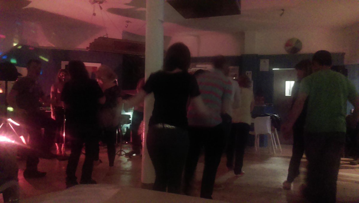 KermodeMovie's tweet photo. Blue Bar is now Lindiyhopping en masse. http://t.co/3TbrMEYlBB