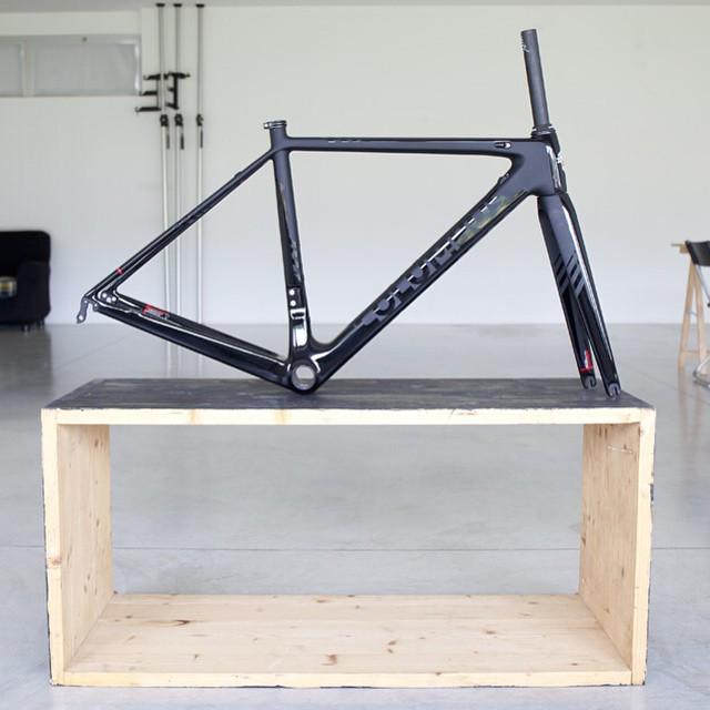 columbus genius carbon frame