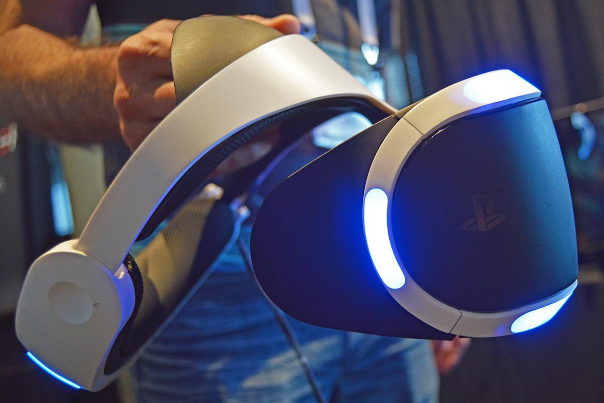 UploadVR's tweet photo. Hands on review: The @Sony #Morpheus was awesome, "lots of demos" coming to #E3 #ConsoleVR http://t.co/6z5Q4n6TF3 #VR http://t.co/minf6Vcgl0