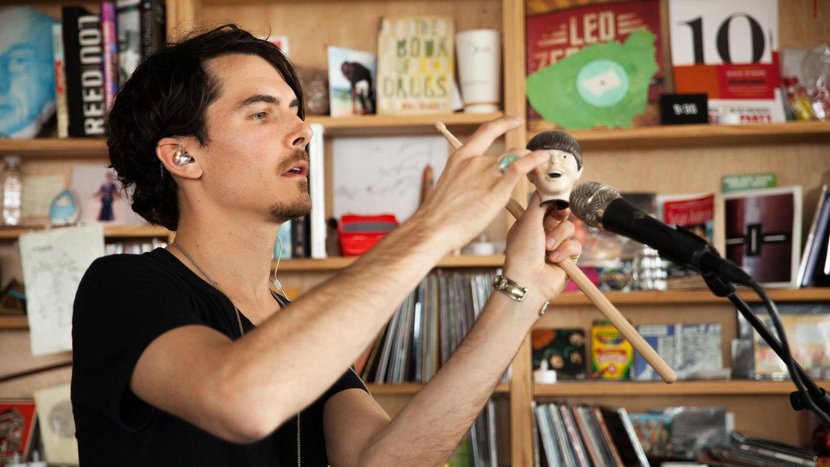 _MusicStory's tweet photo. Eskmo: Tiny Desk Concert #music http://t.co/XHK3TMkBc0 http://t.co/9avzQOIONt