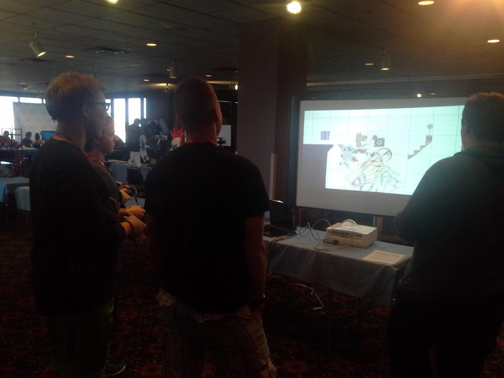 IndieGameAddict's tweet photo. RT ChimeraGenesis: ClevEndeavGames Got a crowd playing Ultimate Chicken Horse at 2Dconvention! Kickstarter #indieg… http://t.co/EOJyZKtMK2