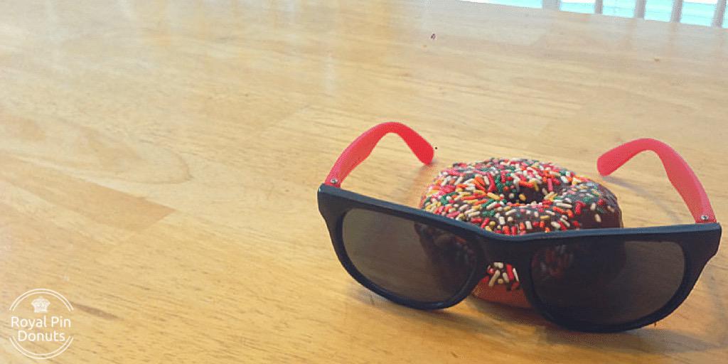 RoyalPinDonuts's tweet photo. I didn't choose the #DonutLife. The donut life chose me. http://t.co/Q5wZ8xielH
