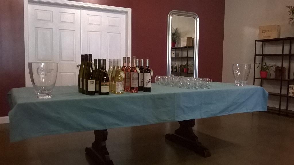 winebin428's tweet photo. It's quarter to Free Friday wine tasting o'clock! #freefridays #wine http://t.co/2nRJ3FnGG7