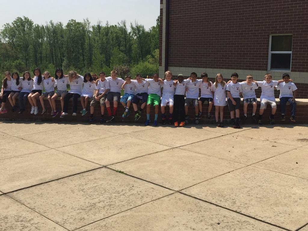Devinej_bses's tweet photo. Fifth Graders were so excited to visit GVMS this week!!! We had a fantastic tour and visit!! http://t.co/f2tb7NqPnW