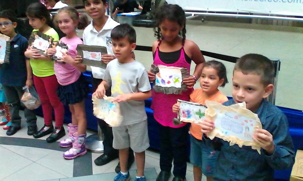 elrecreocc's tweet image. Los porta retratos que nuestros niños visitantes hicieron para mamá en el #cc con @Kores_venezuela #mamalternativa