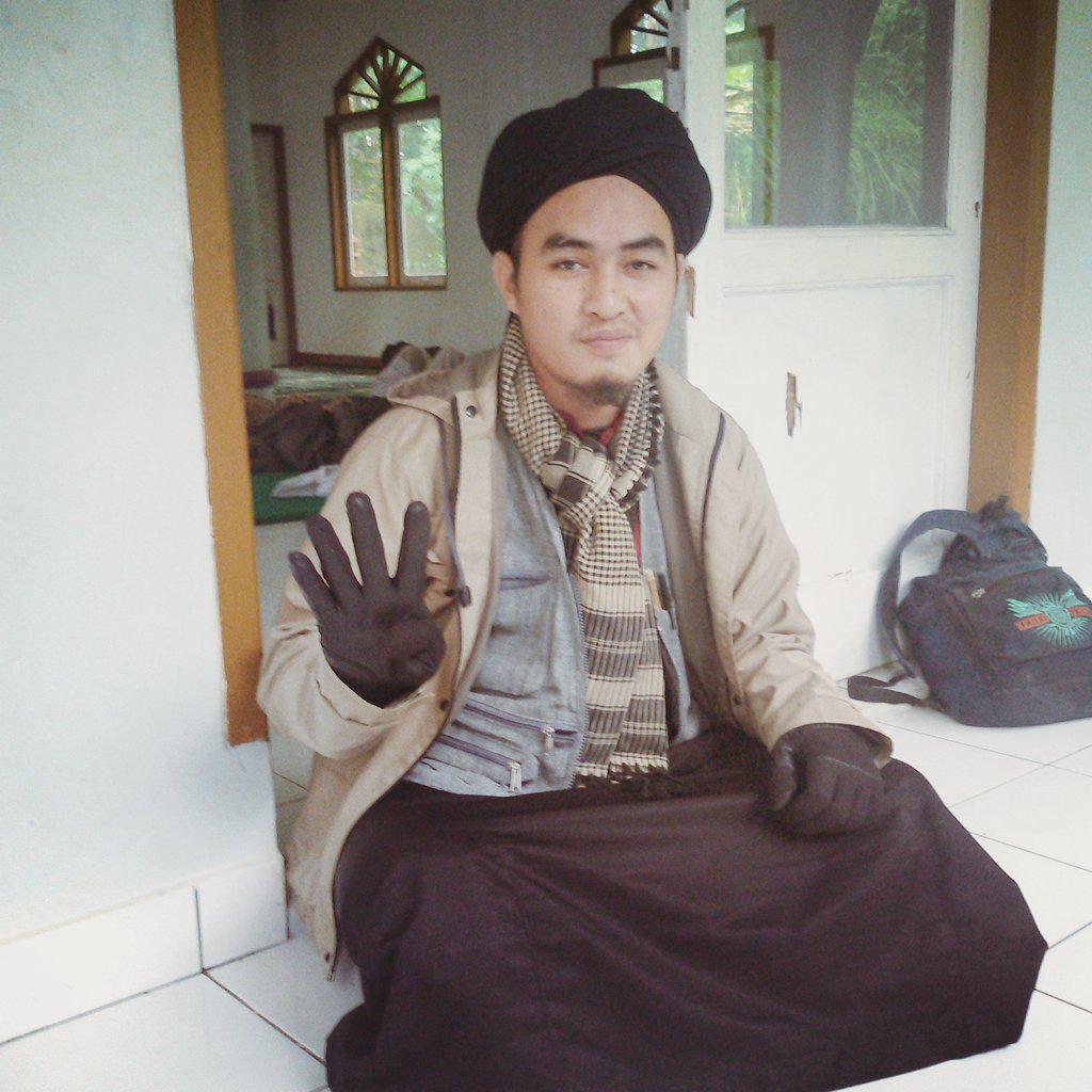 iam_sadam's tweet photo. InsyaAllah ✈ #Carmahena http://t.co/uzA7PfamcR