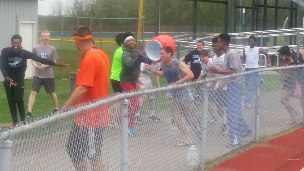 SplitterNation's tweet image. And this time they were prepared for Coach Gonzales. #QuickShower