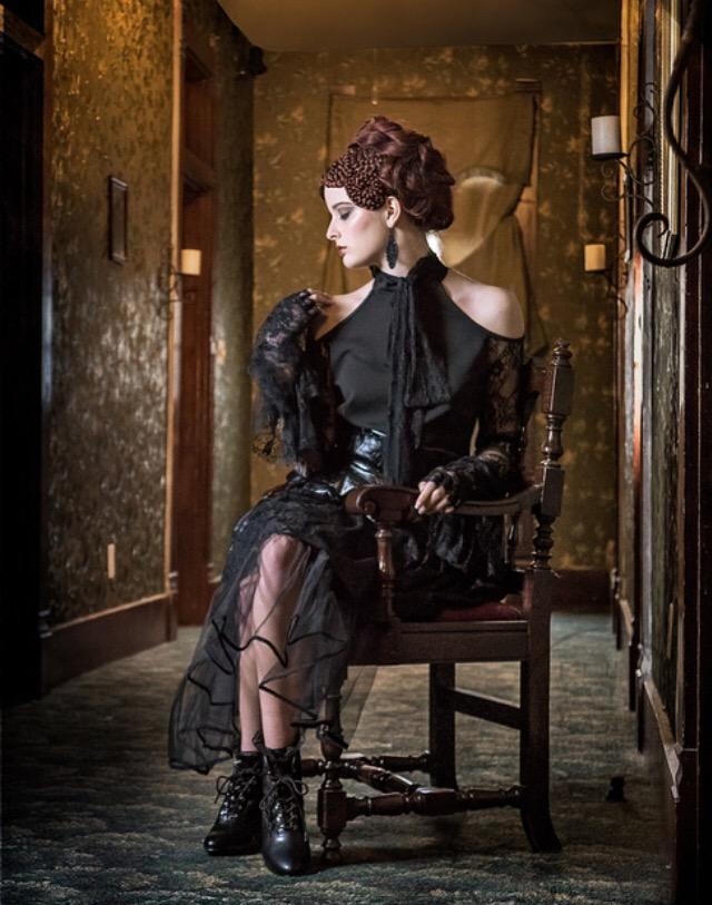 hanhaydock's tweet image. I'm officially a published model. Check out this months issue of Obscurea magazine😊😭 #LModelz