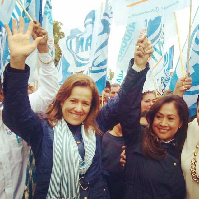 Mzavalagc's tweet photo. Estoy segura del éxito de @SoniaMendozaSLP esta noche en el debate. ¡Vamos a ganar! #QueGaneSLP #QueGaneLaGente http://t.co/knWOKlonyU
