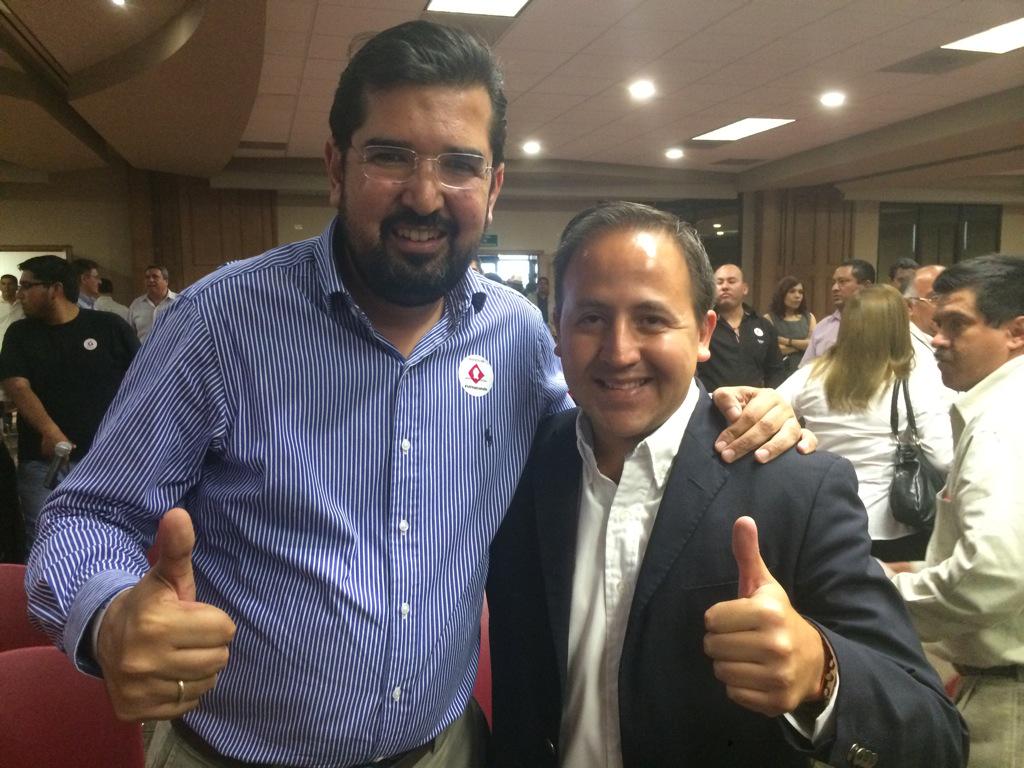 dmartinezvalero's tweet photo. Felicitamos a @aaberkowitz candidato que ganó el #DebateUAdeC #ÁngelGanador #ClaroQuePodemos http://t.co/cAinBhugpO