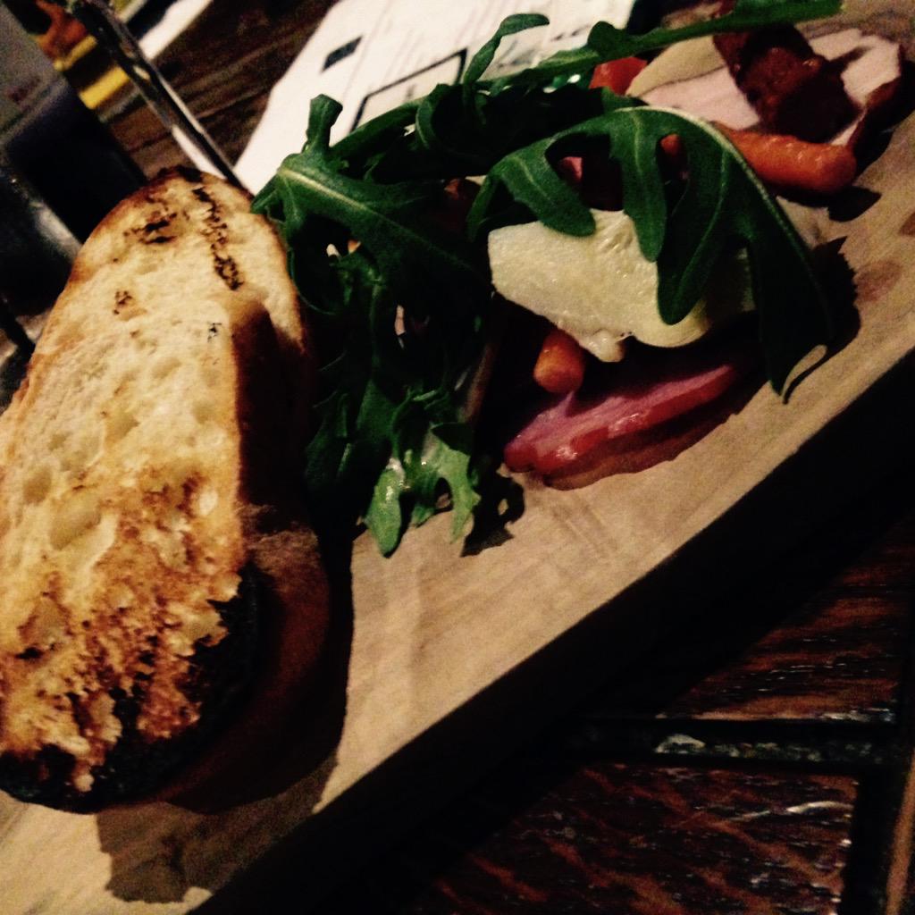 The Charles Holden best pub Colliers Wood, restaurant Colliers wood