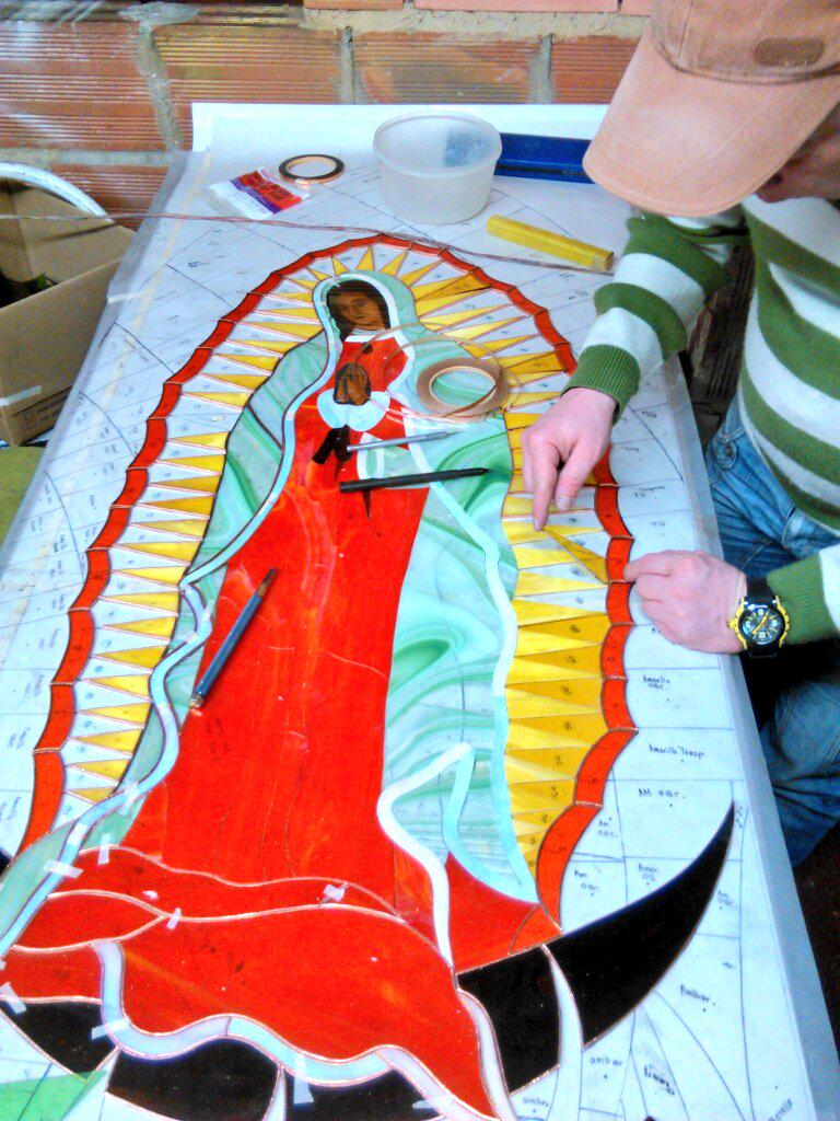 vitralesvip's tweet photo. VIRGEN DE GUADALUPE EN VITRAL.
HAGA SU PEDIDO A LOS NÚMEROS DE TELÉFONO 312 5167949-313 4892330.
BOGOTA-COLOMBIA. http://t.co/d8GlekUsgs