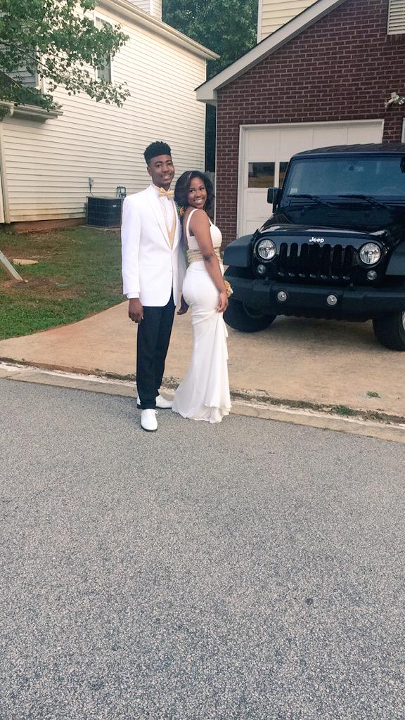 DekalbProms's tweet photo. Nice 🙌🏾😩 http://t.co/WpKdEQL9iJ