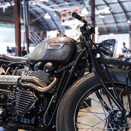 Absolut_Moto's tweet photo. The Deadline by @ericomotorsports.

Glad to have seen this in... #caferacer #custom #motorcycle #lifestyle #brat #w… http://t.co/j9je53Ky0N