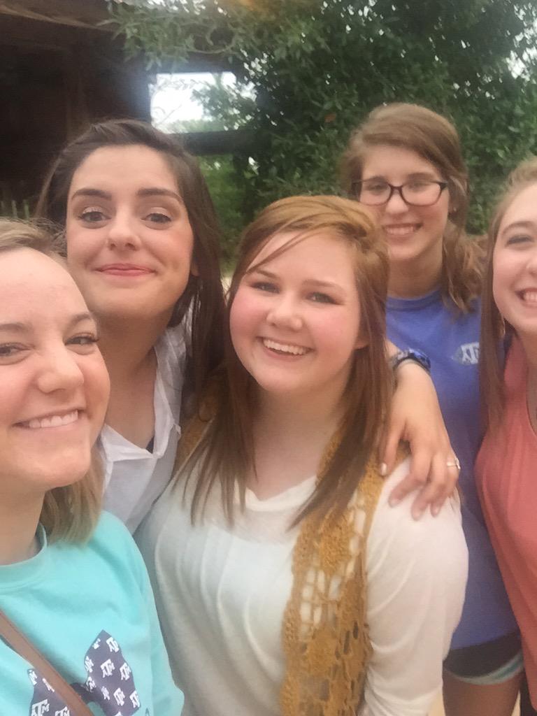 brynndunham's tweet photo. Wow wow wow, love yall, please come visit me next year. @edds13 @torreyjuneau13 @mersta22 http://t.co/DkSc0s1Scj