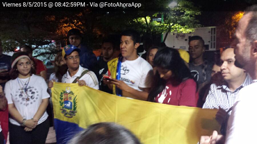 8/5/2015 08:42PM #FVE #LiberenALosChamosCampamentoONU <a href="/UnionStaMonica/">Santa Monica</a> <a href="/caracasorg/">Caracas Organizada</a> <a href="/InfoVzlaNet/">InfoVzla</a> <a href="/ValOrganizada/">Valencia Organizada</a>