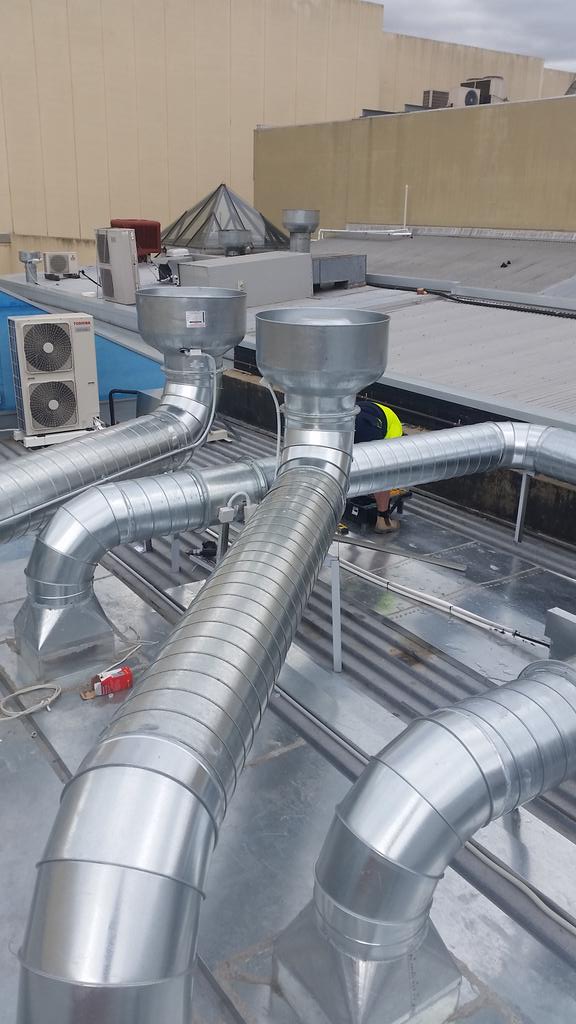 xtracta_au's tweet photo. Get duct! We got duct!!! http://t.co/6YHTnadAN1