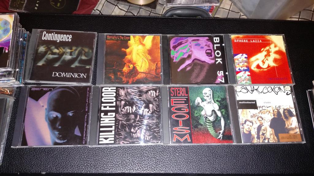 LowgradeSignal's tweet photo. #contingence #mentallo&thefixer #blok57 #spherelazza #zenen #killingfloor #steril #penalcolony http://t.co/DA4bdKmgeb