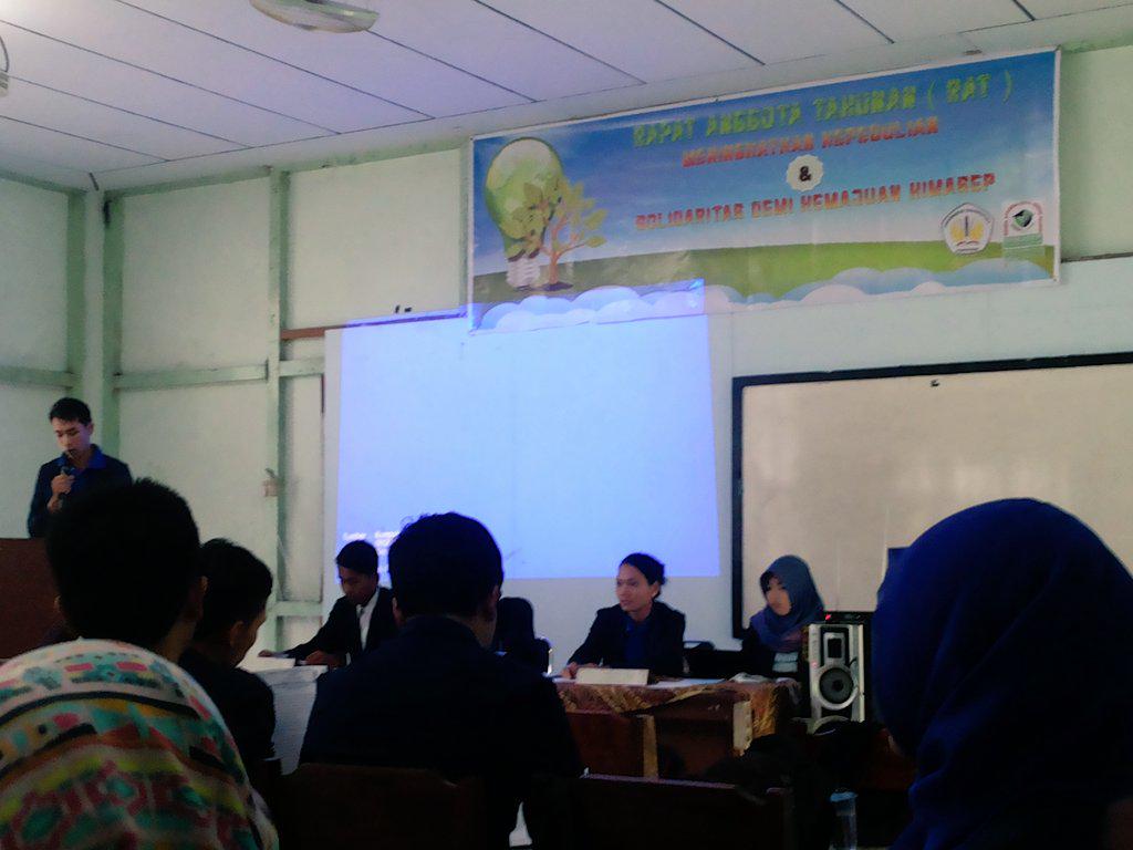 Pembacaan lpj di bidang kaderisasi oleh bang joko..