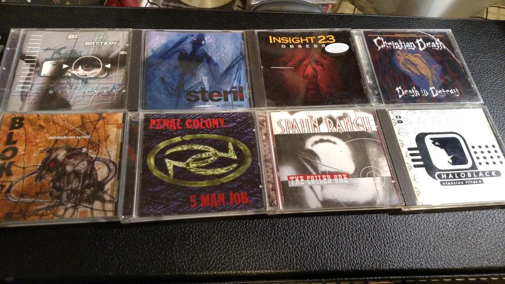 LowgradeSignal's tweet photo. #battery #steril #insight23 #christiandeath #blok57 #penalcolony #spahnranch #haloblack http://t.co/spPtiQNJMJ