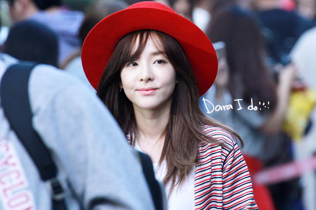 DARAIDoCN's tweet photo. [IDo HD] 150501 KBS Music Bank.언니 그날의 무대 진짜대박이야!!! 졸린보이넽ㅋㅋ 요즘 촬영중죠?화이팅하세용!! 뭄 도 잘챙겨주세요~~~💪💪💪 #sandara http://t.co/DwwzmLYyZu