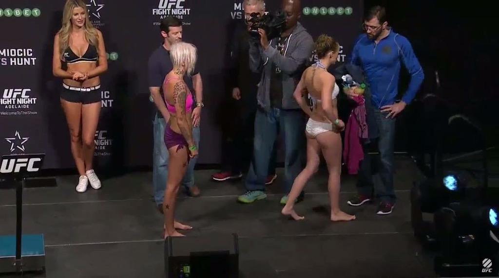 NoClassRowdyBec's tweet photo. Can't help butt check dat arse out #UFCAdelaide http://t.co/eIJ4xBqlVS