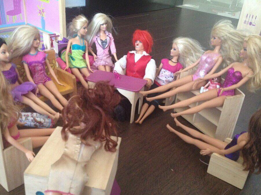 CHICHARRlN's tweet photo. De Party con unas amigas ! http://t.co/AfRAekGSlD