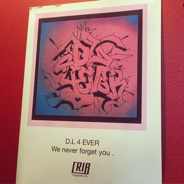 DJSARASA's tweet photo. 茅ヶ崎市C.I. Cafeのドアに貼られてました💞 感動。
#dl4ever #dlforever #dlakabobojames #Devlarge #crib #chigasa… http://t.co/ut6Z5e5yze http://t.co/nUdSyGkyqK